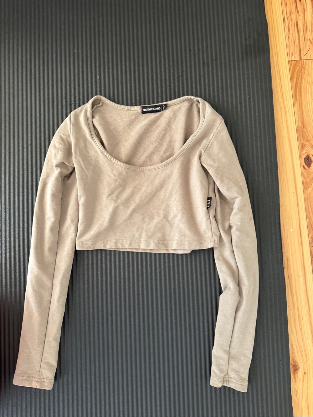 PrettyLittleThing Taupe Long Sleeve Scoop Neck Crop Top